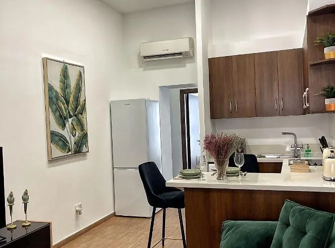 Charming House In The Heart Of Semesterbostad